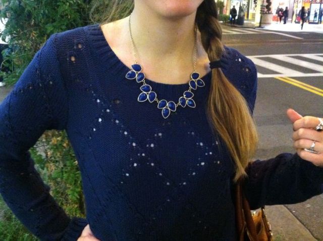 NAVY SWEATER NECKLACE